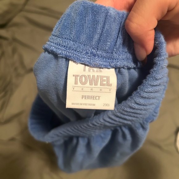 aritzia towel shorts - Picture 1 of 2